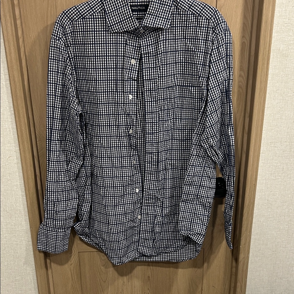 Nautica Men's Classic Navy and White Checkered Shirt